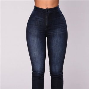Fashion Nova jeans “A girl like me” style NWT